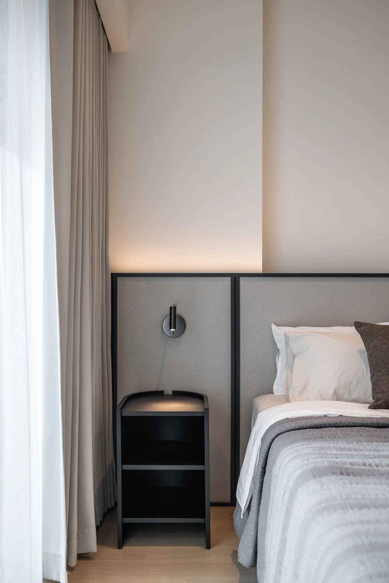 The Strand Thonglor — Warm Layered Residence